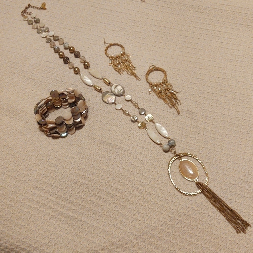 Jules B Beaded Necklace and bracelet bundle with earrings